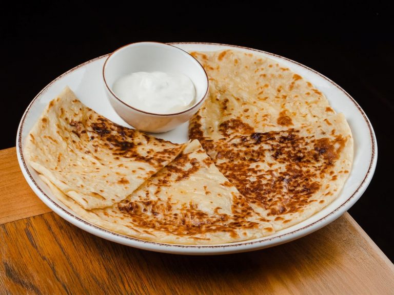 Хычин с сыром и картофелем