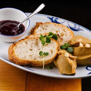 Паштет куриный с гренками
